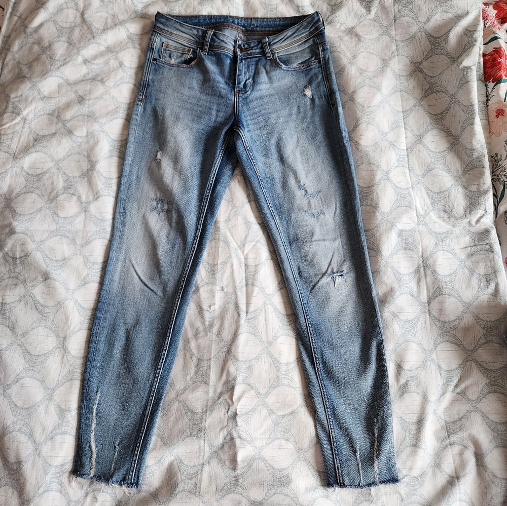 ZARA Mid-rise skinny jeans